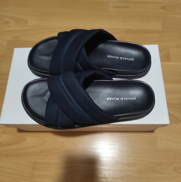 Designer Sandle - Picture 1 of 2